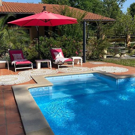 L'Hacienda Hotel Saint-Pierre-du-Mont  Екстериор снимка