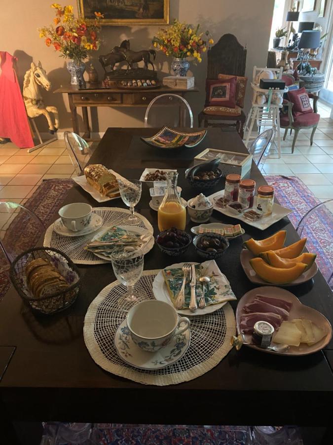 L'Hacienda Hotel Saint-Pierre-du-Mont  Екстериор снимка
